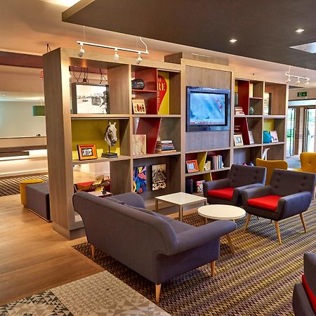 Holiday Inn Northampton West M1 Junc 16, An Ihg Hotel Flore Exteriör bild