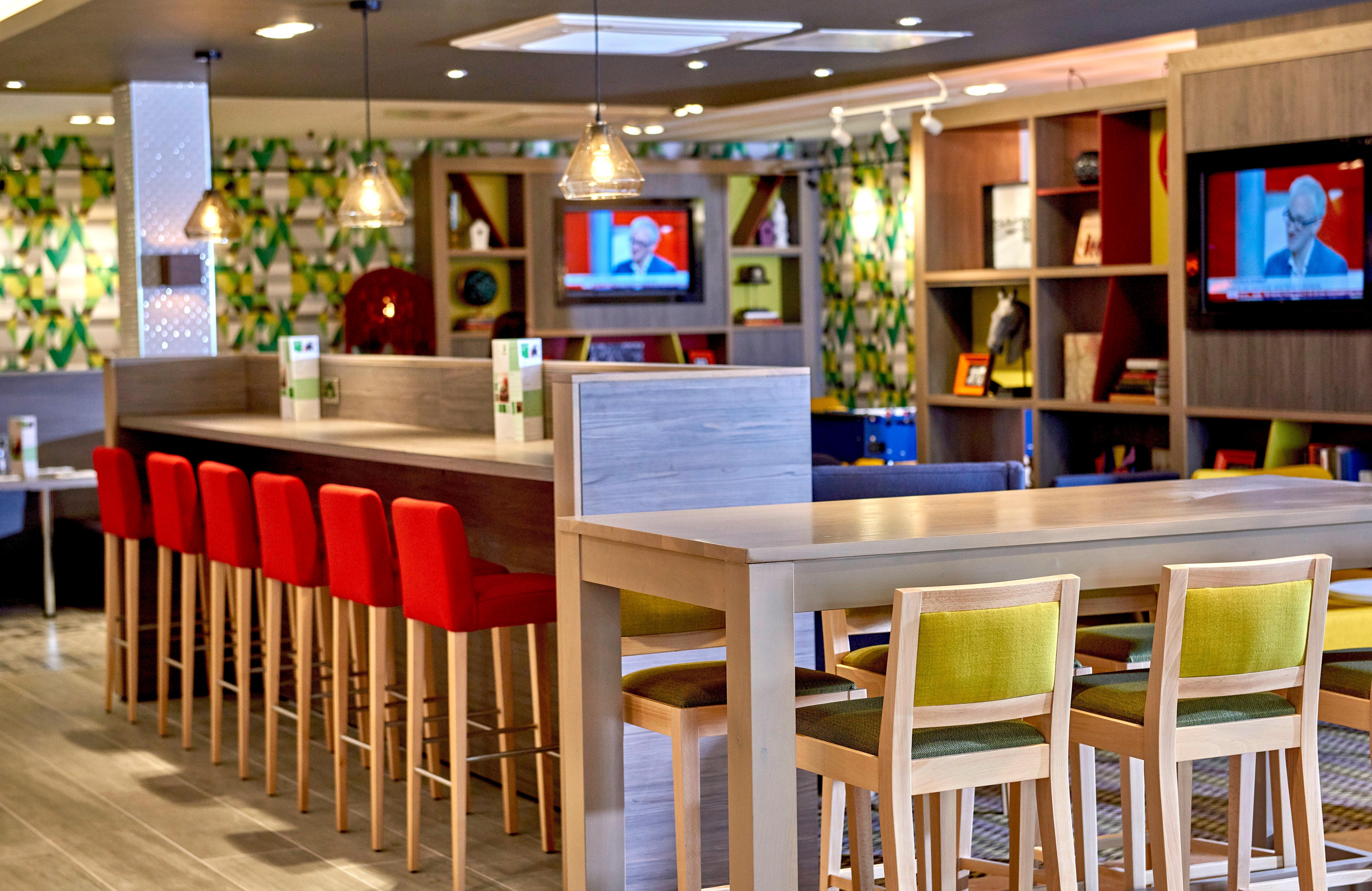 Holiday Inn Northampton West M1 Junc 16, An Ihg Hotel Flore Exteriör bild